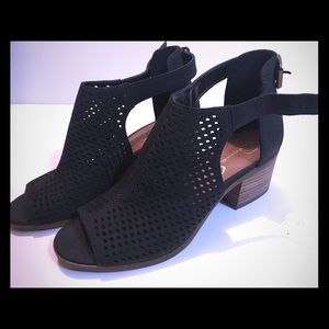 Jessica Simpson wedged heel